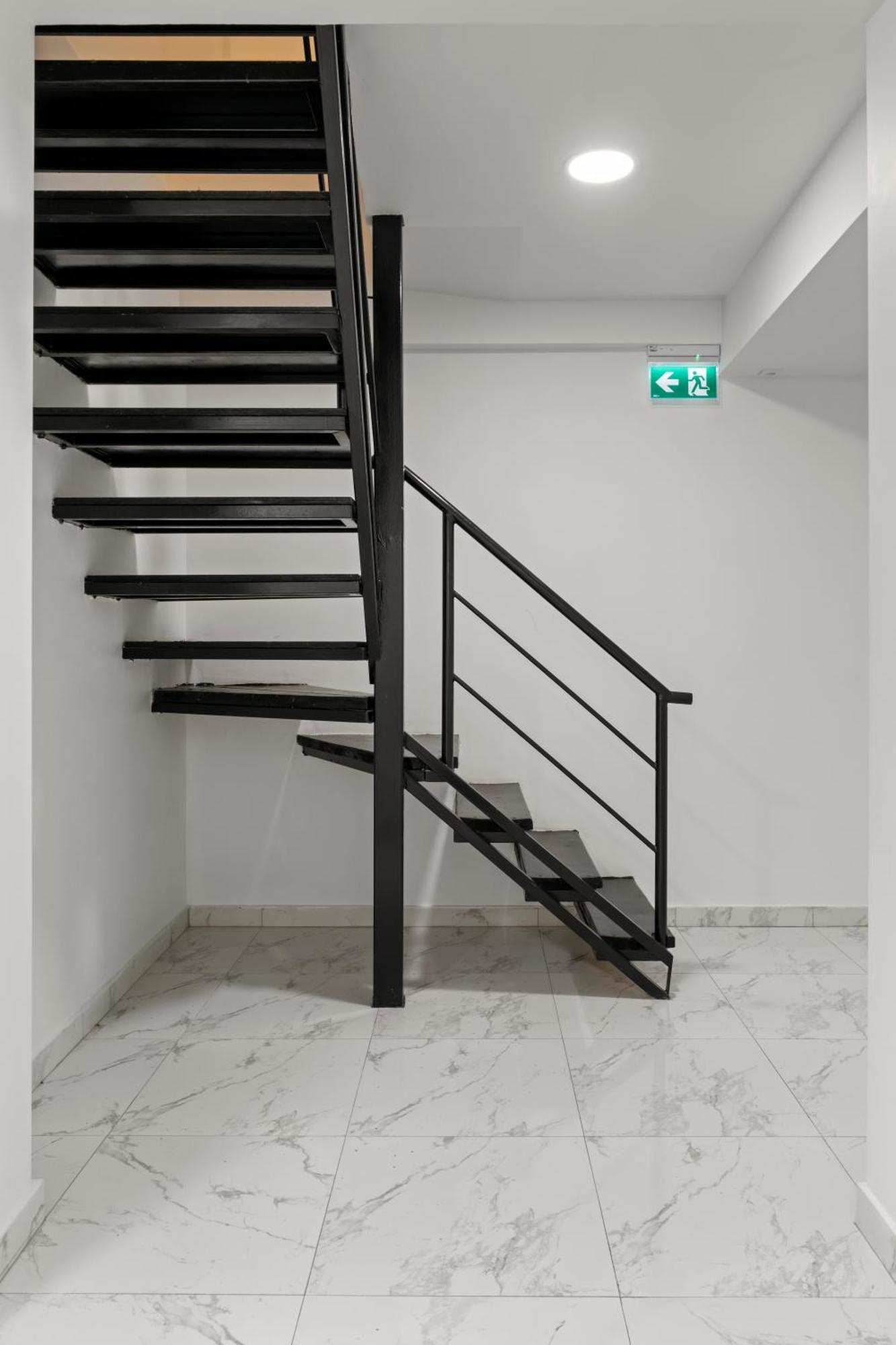 Nest Boutique Hostel Bucharest Exterior photo