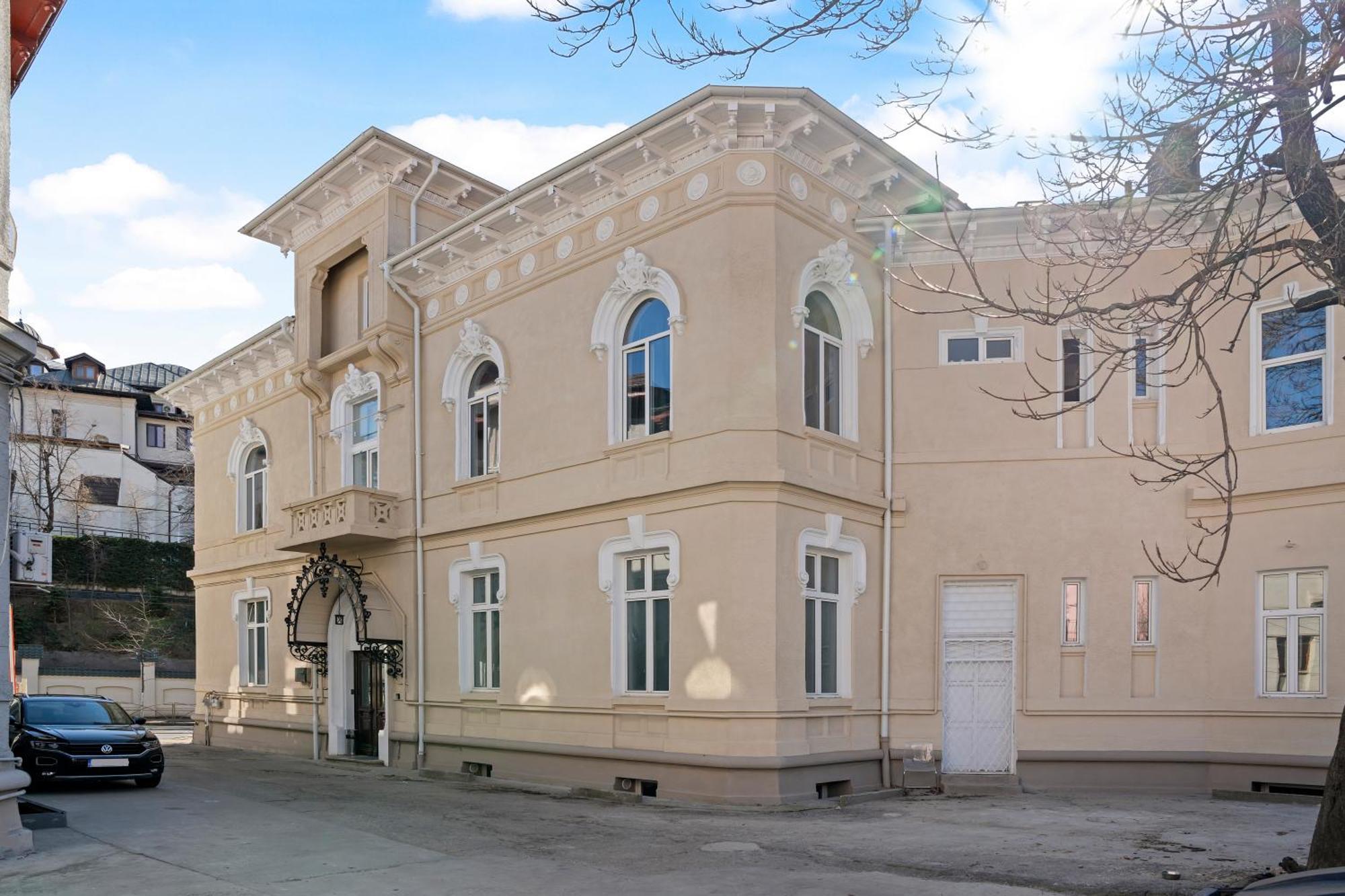 Nest Boutique Hostel Bucharest Exterior photo